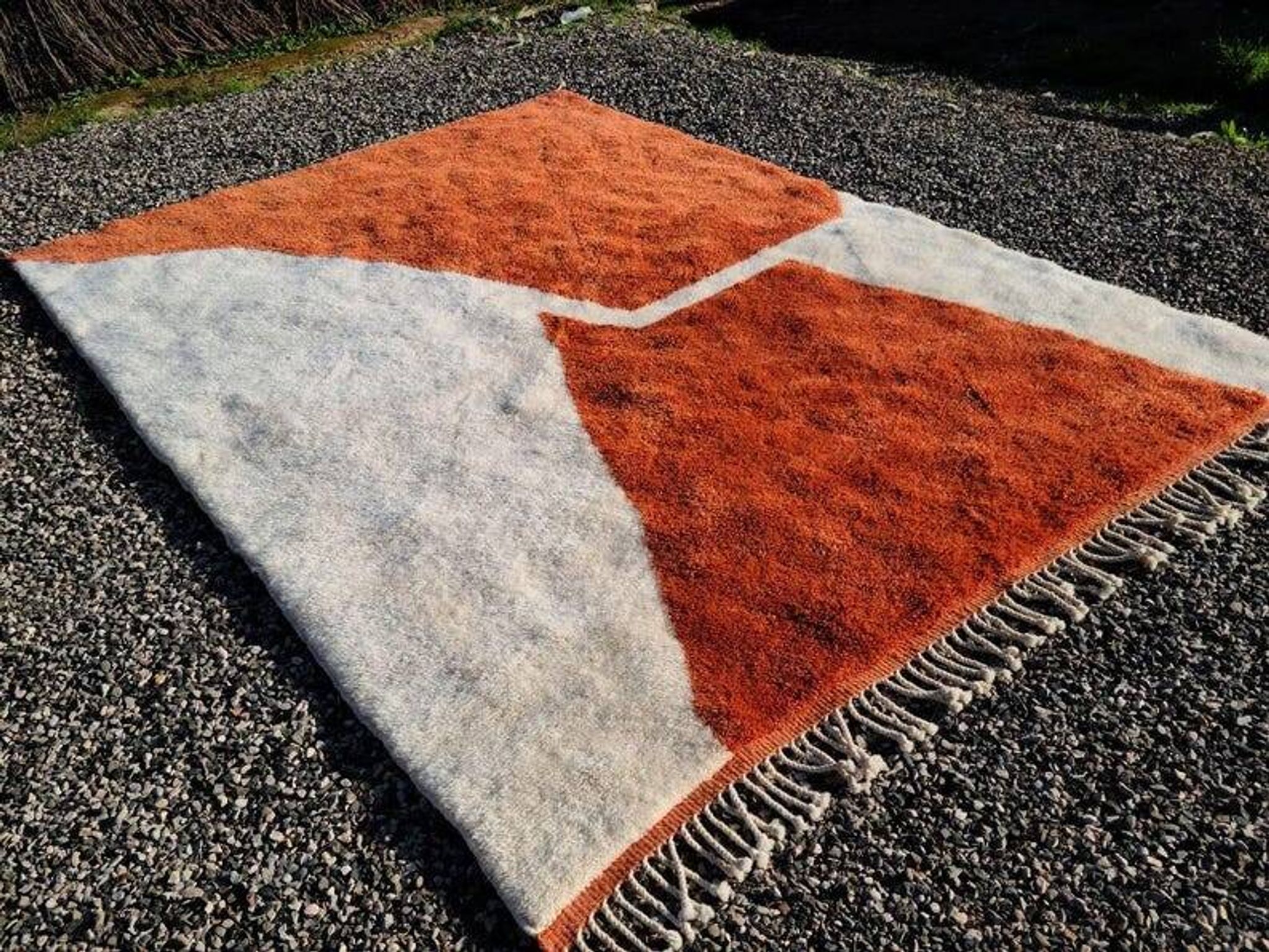 Terracotta and ecru Moroccan Mrirt rug 300x200 cm – abstract pattern