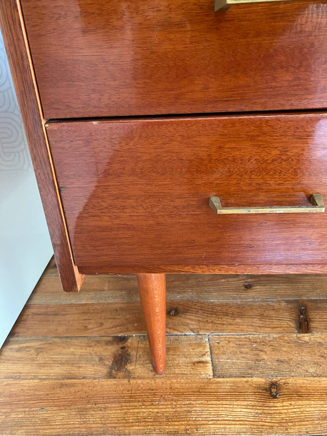 Mahogany chest of drawers