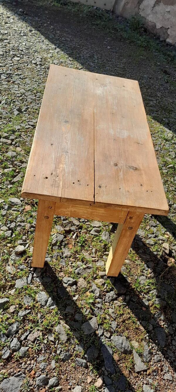 Petite table basse ancienne