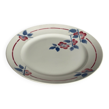 Round plate from the Céranord Saint-Amand service • Red and blue floral decoration