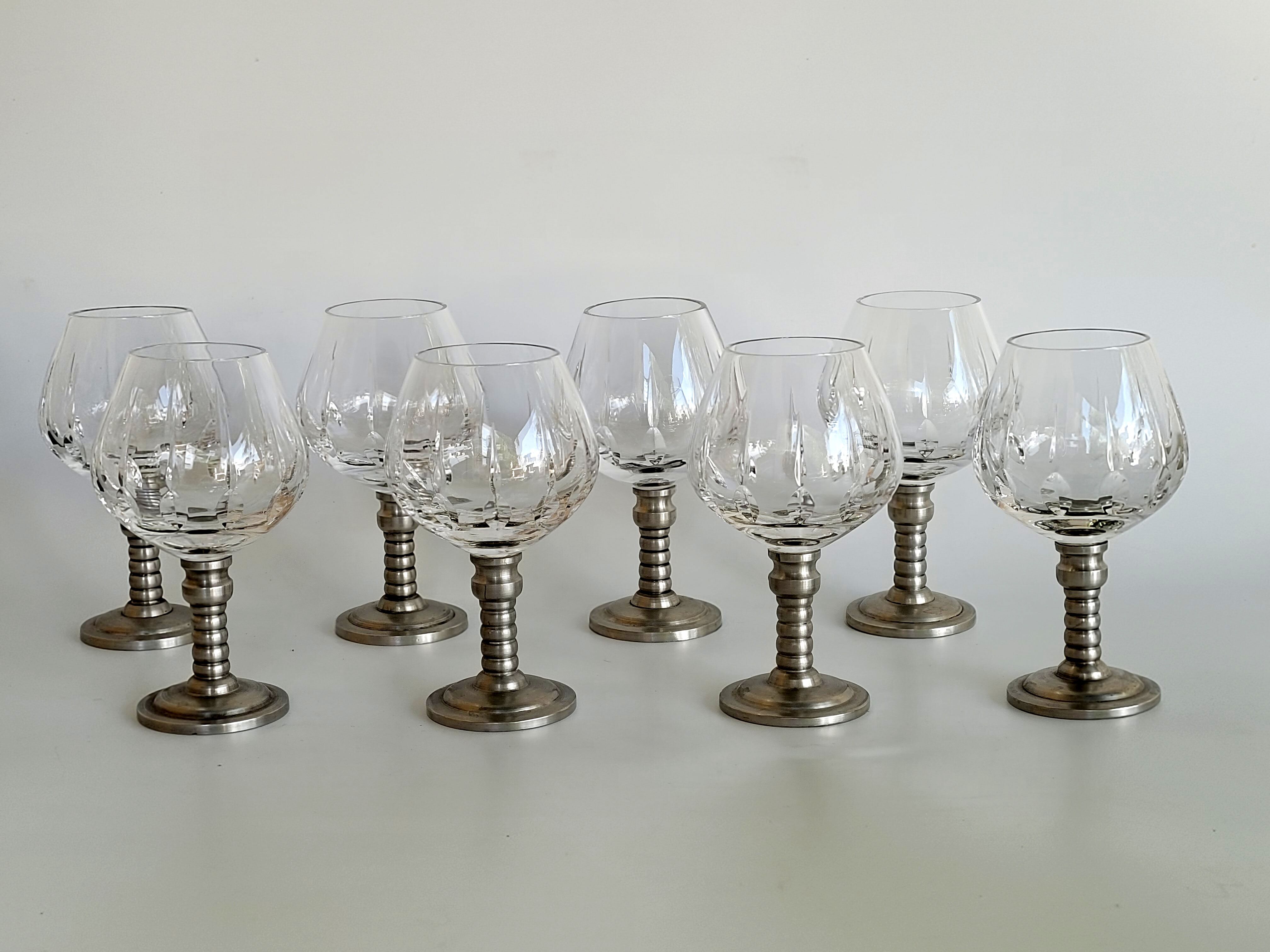 Series of eight crystal wine glasses with tin foot 95° 350 ml