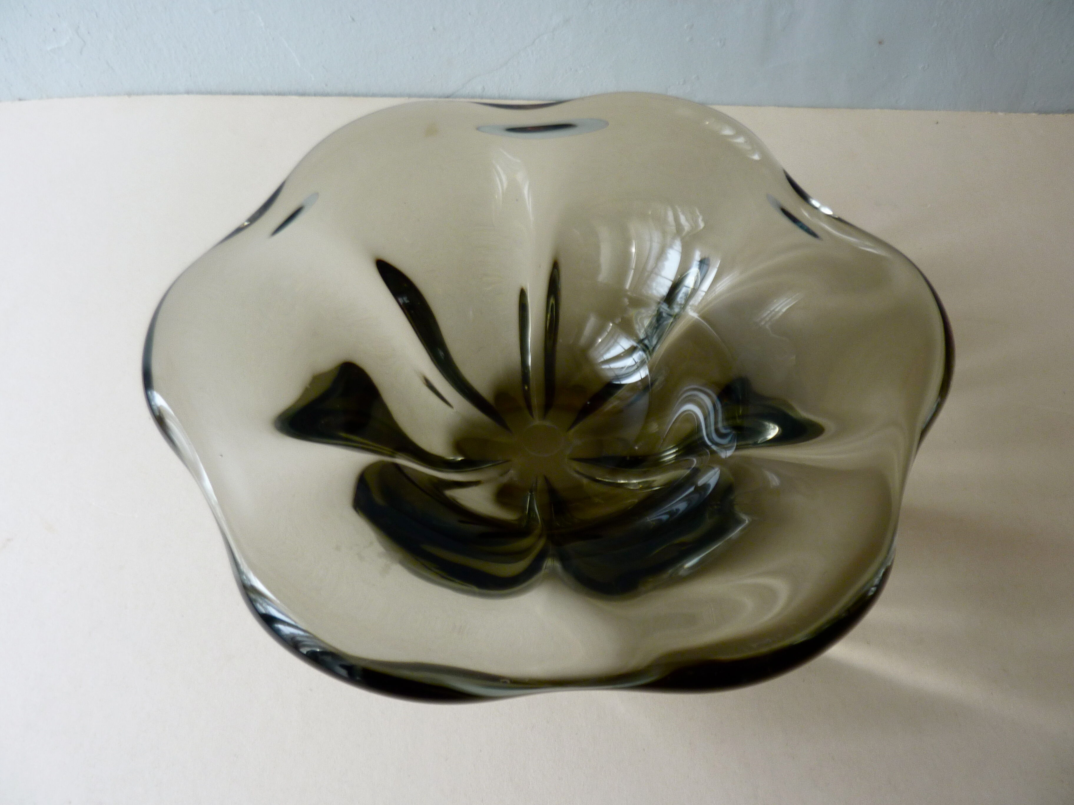 Cut crystal of the 50s, flower shape