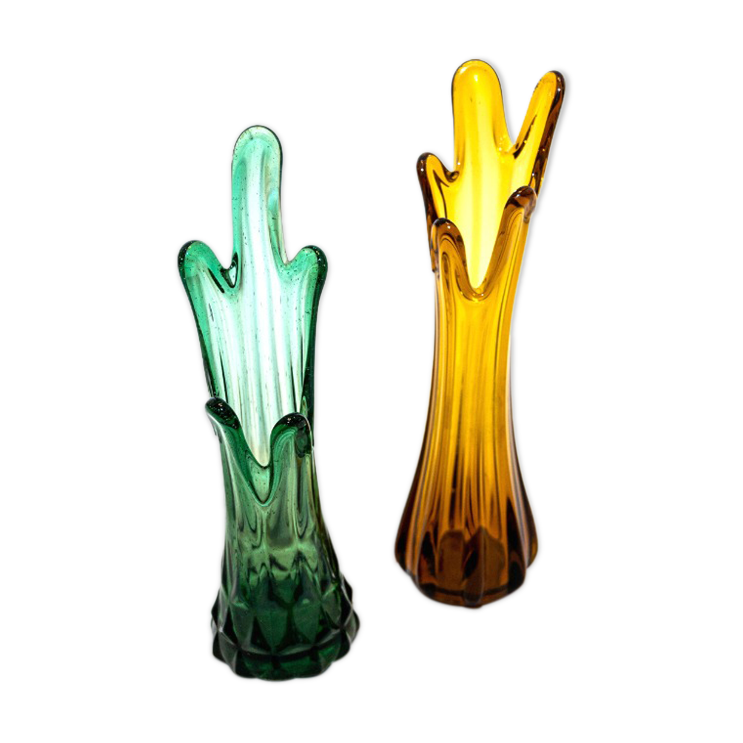 Couple of glass soliflora