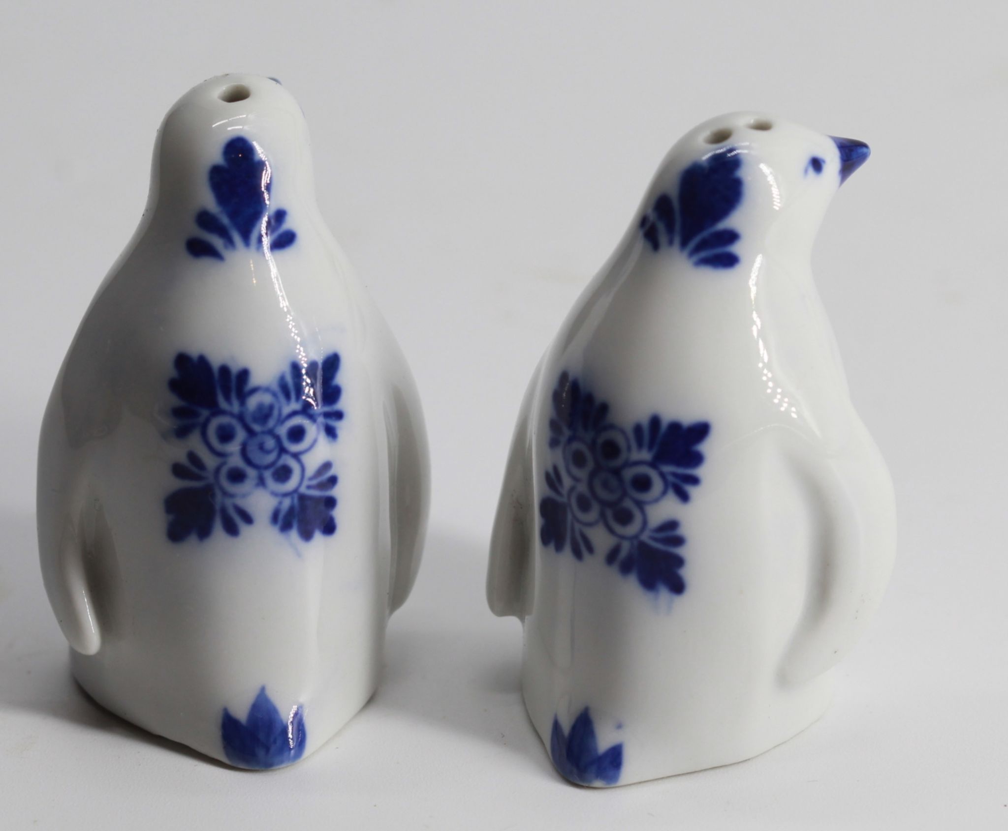Salière et poivrière en céramique pingouin