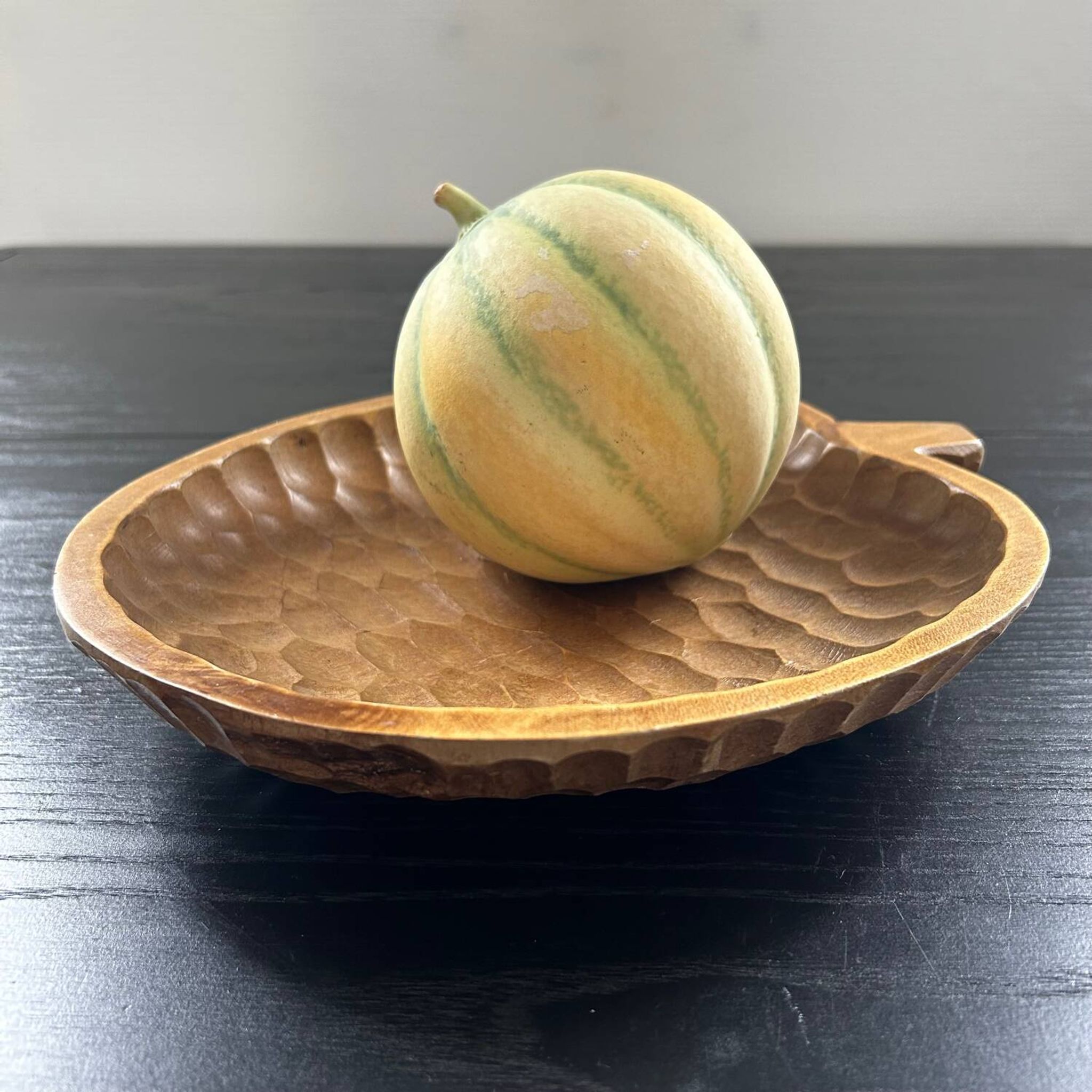 Plat creux pomme en bois