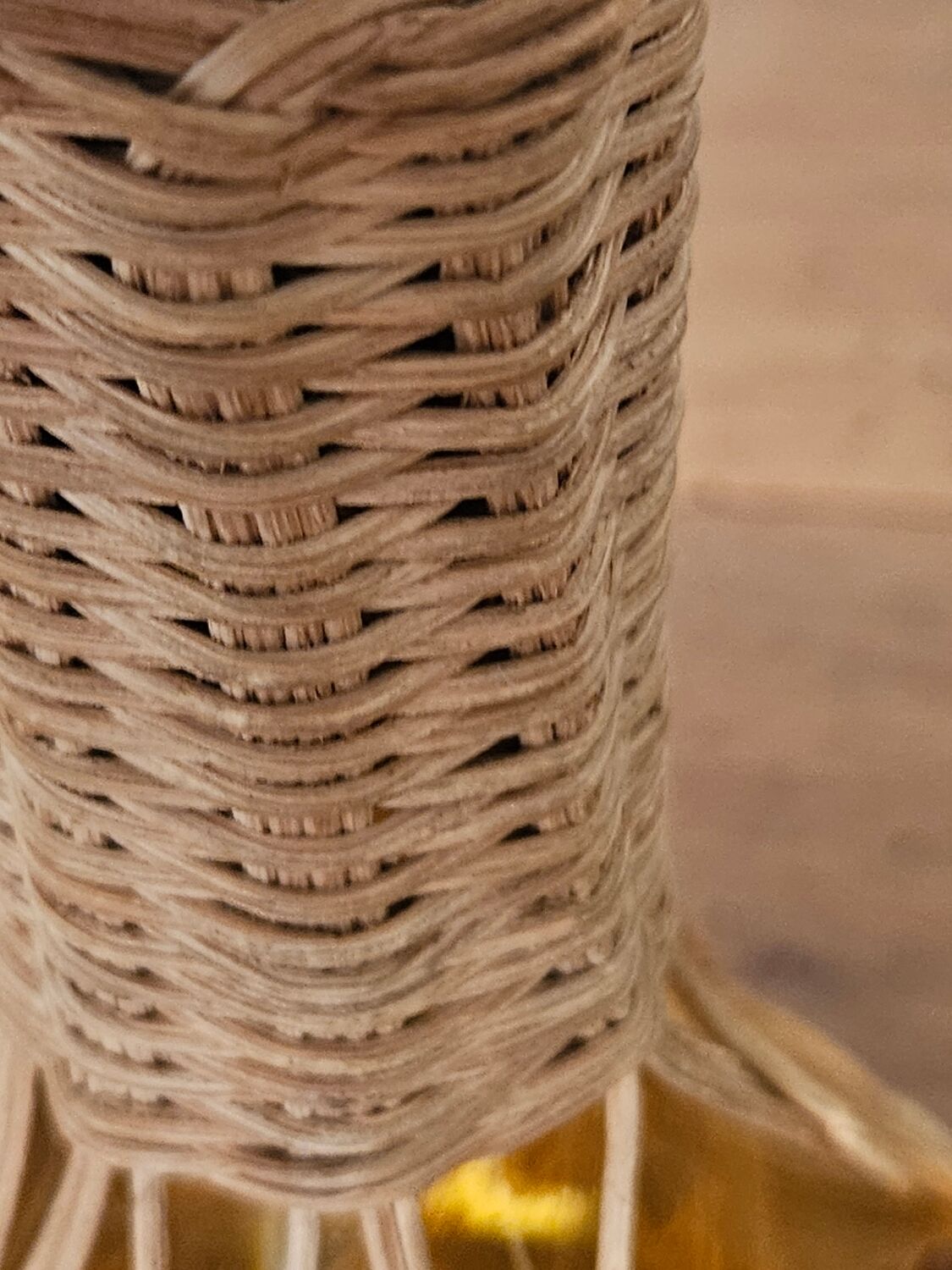 Catalan bottle in amber glass and wicker