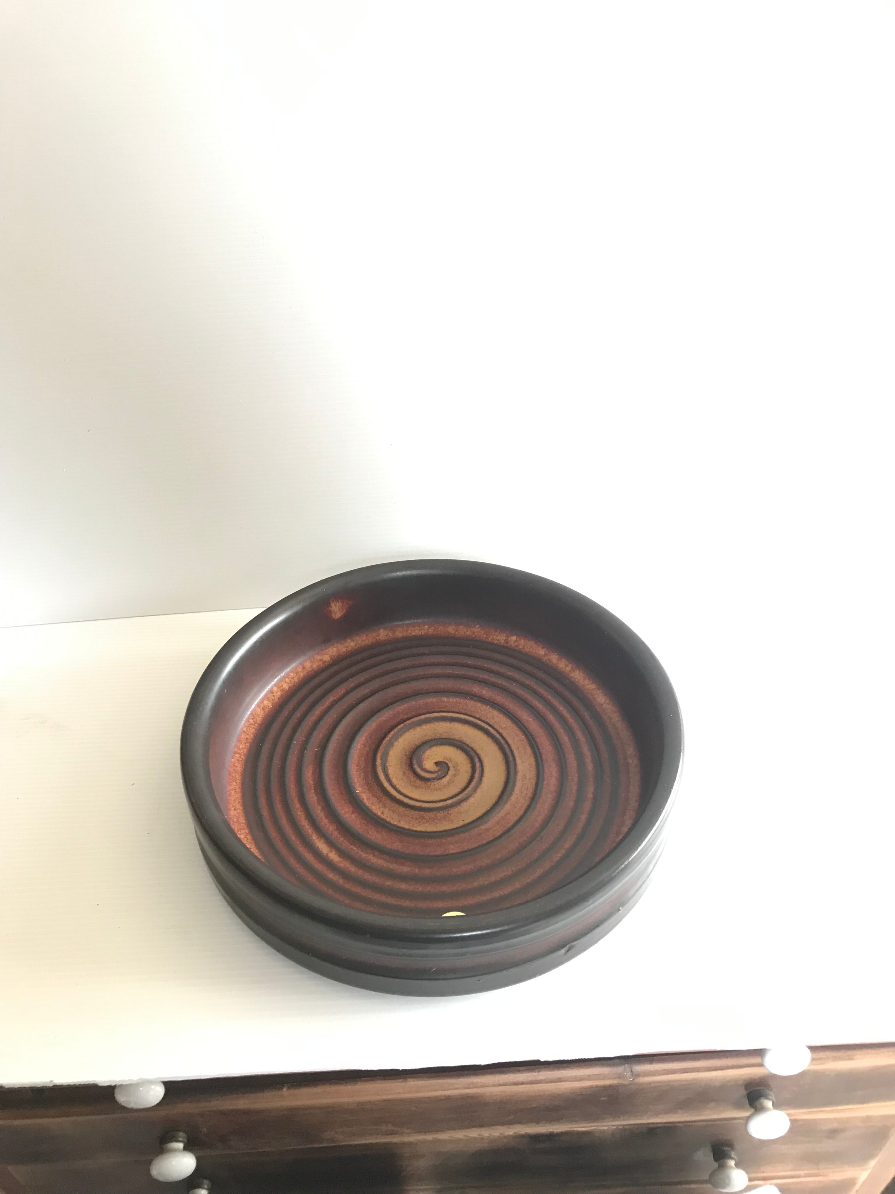 Vintage sandstone pocket empty