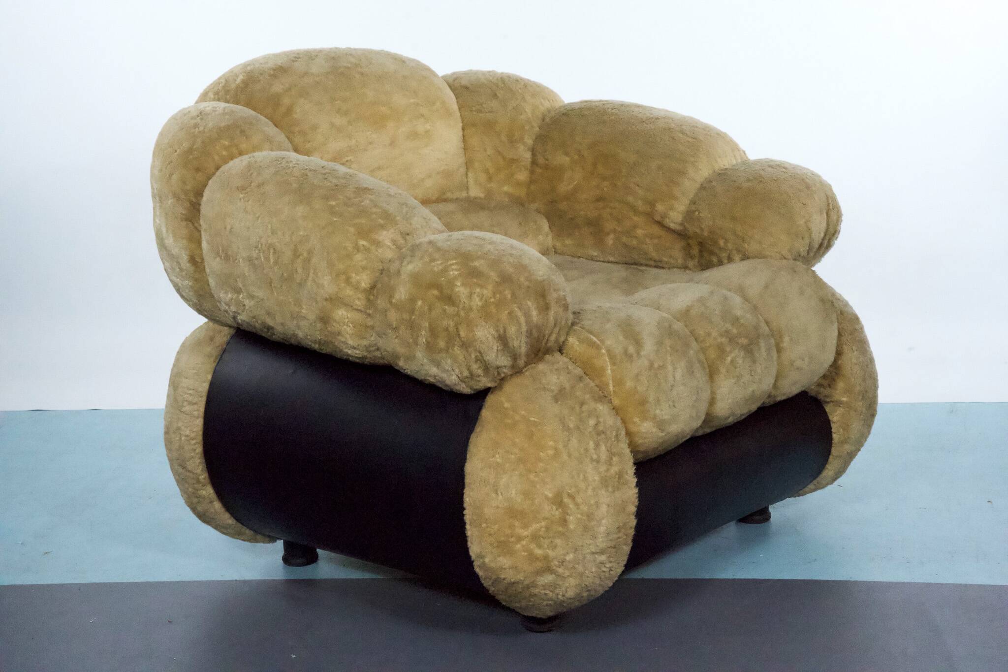 Space Age Single Armchair by Adriano Piazzesi, Cream Teddy Bear & Leather