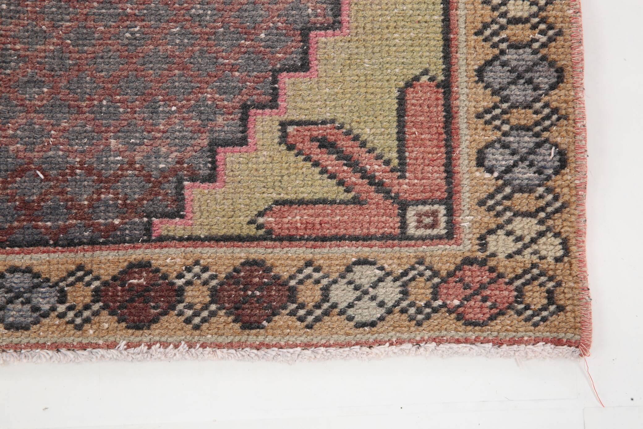 5x8 Vintage Faded Pink Persian Vintage Rug, 137x247Cm