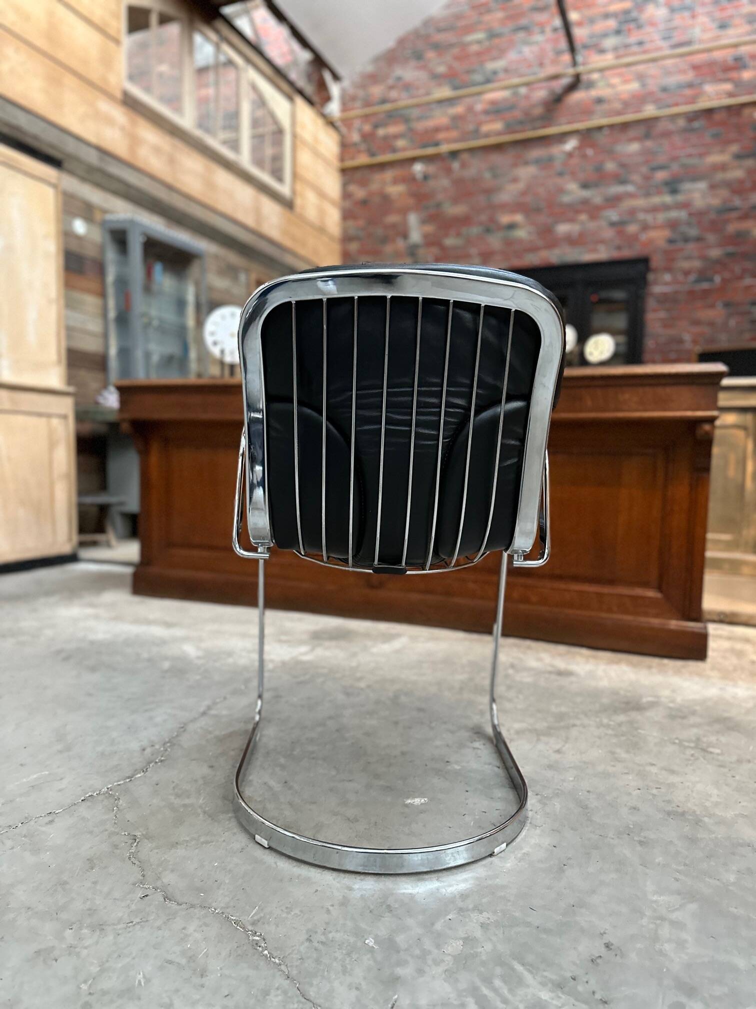 Fauteuil en cuir par Willy RIZZO pour CIDUE