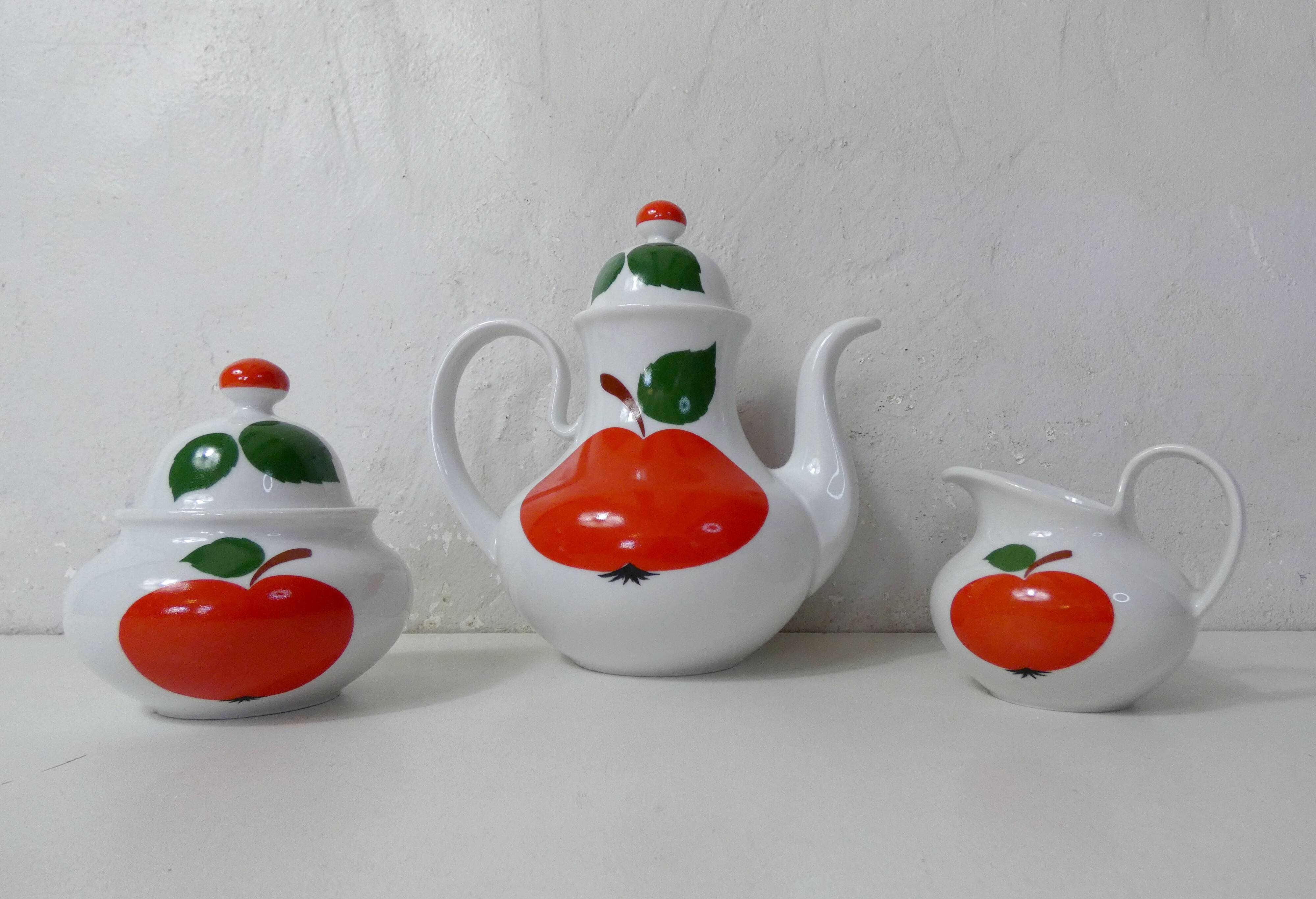 Apple service in bavarian porcelain