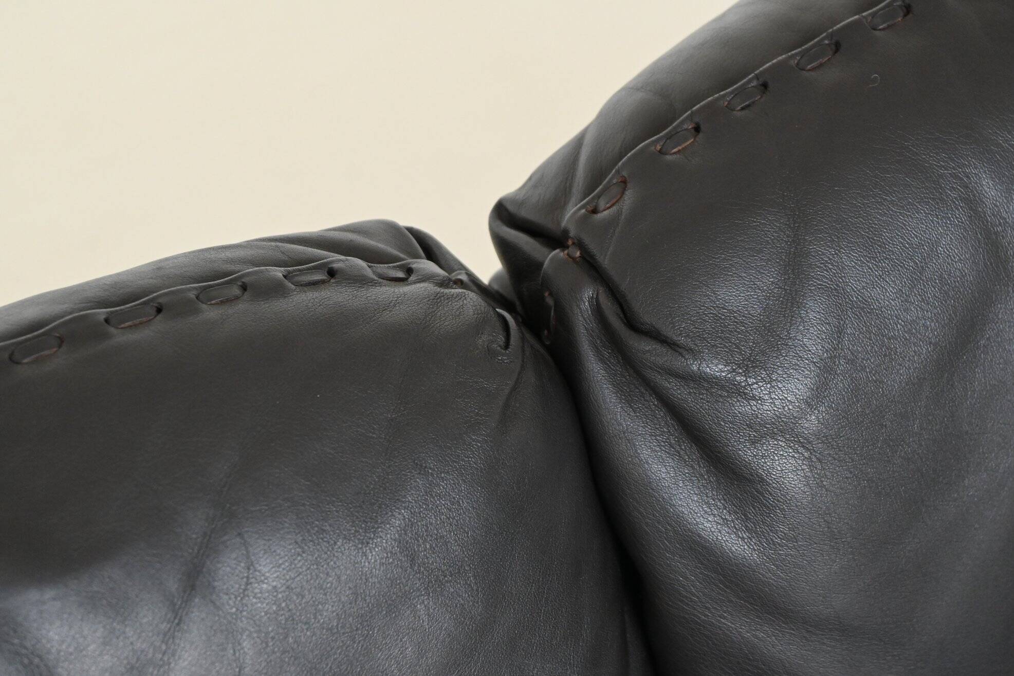 De Sede model DS-31 three-seat sofa black leather Switzerland 1970