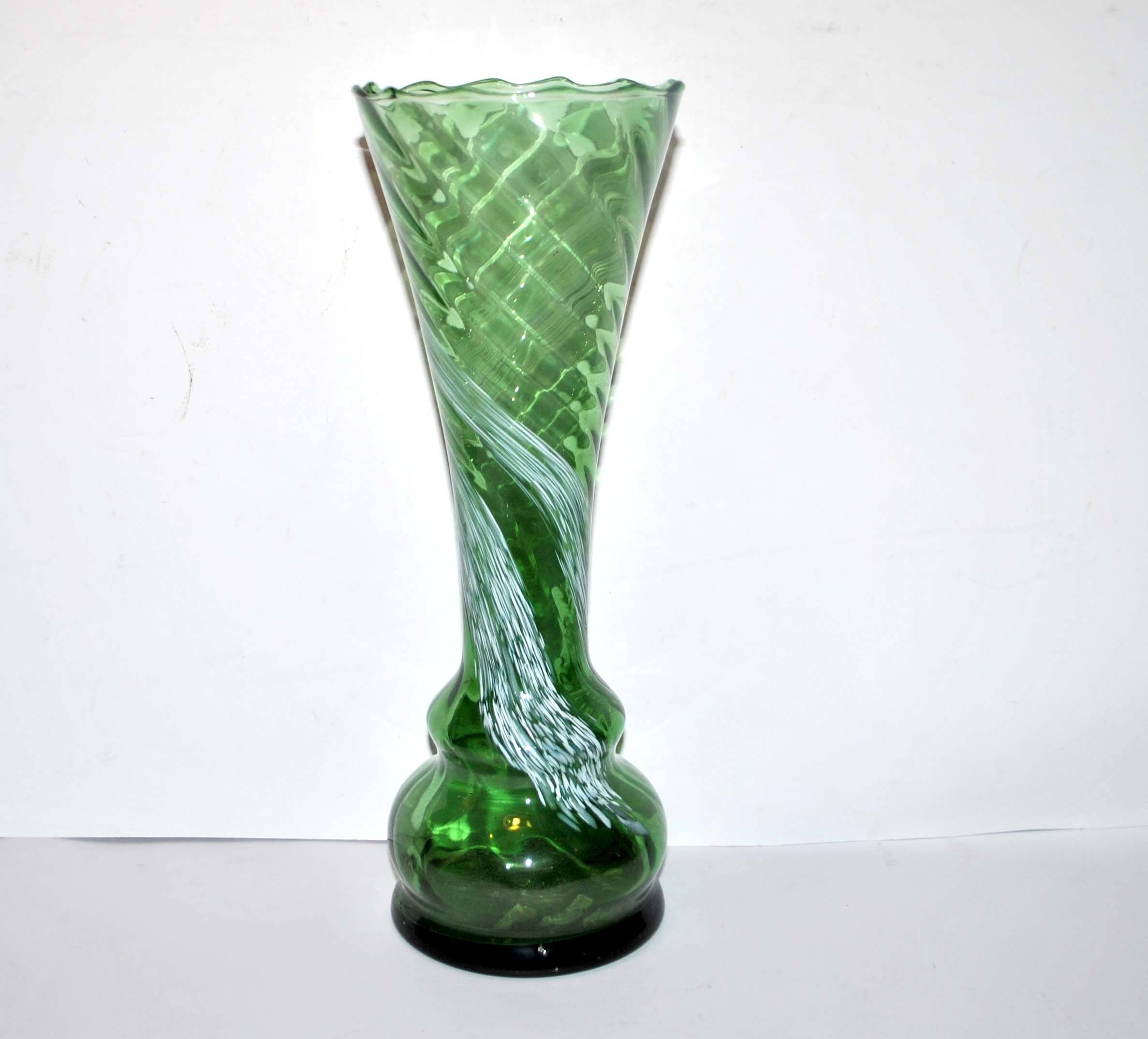 Antique vase in Clichy glass, speckled green with white speckles