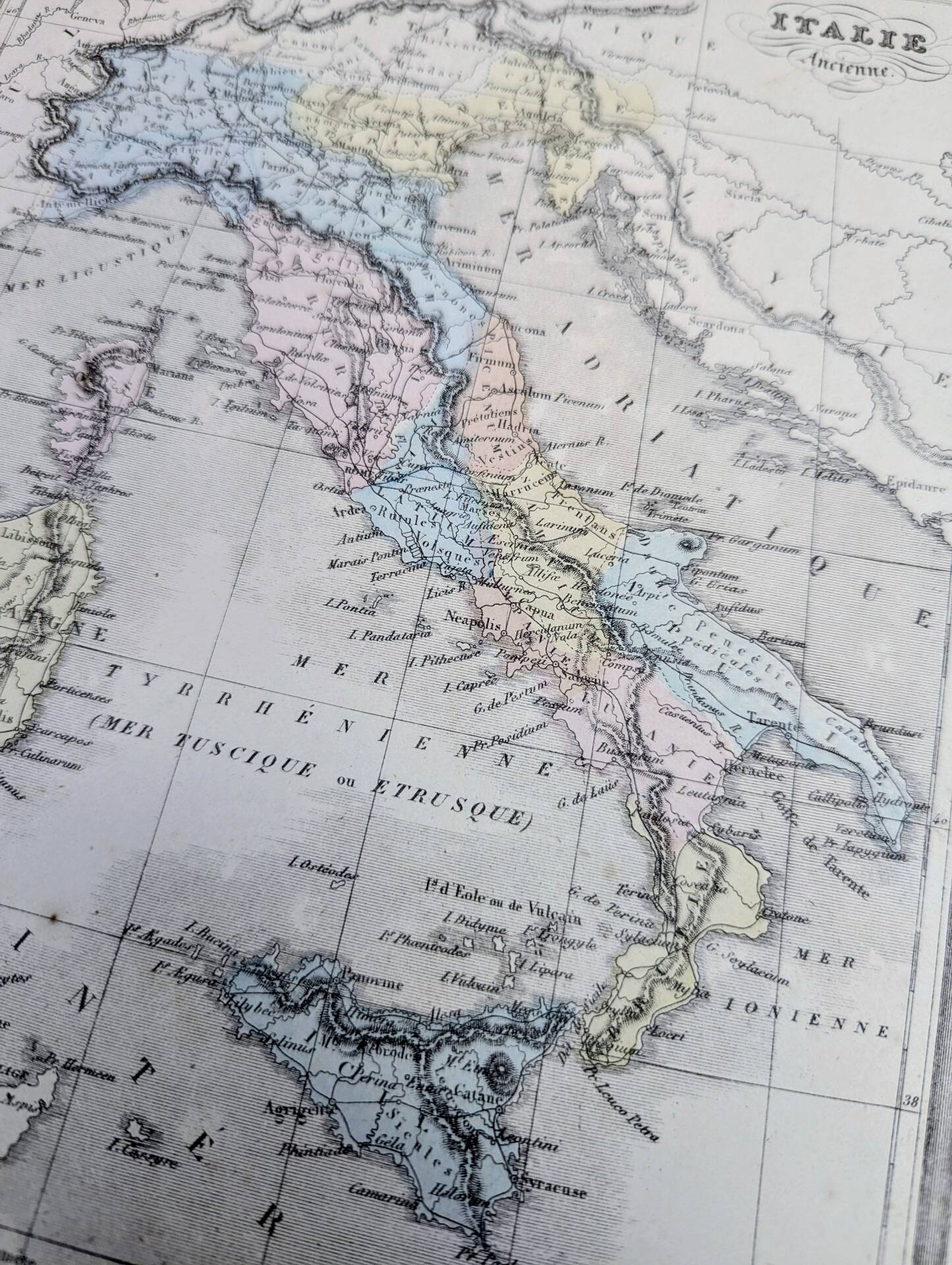 L'Italie ancienne, carte ancienne, imprimée en 1852.