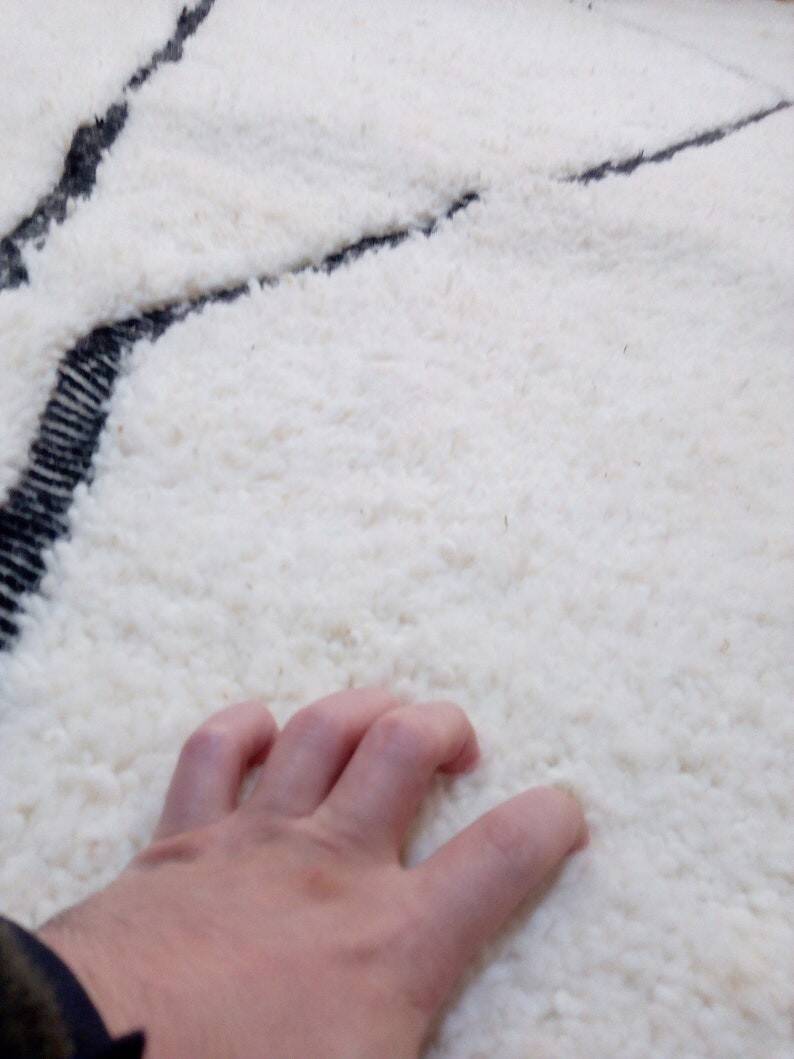 Tapis marocain Beni Ourain en laine tissée à la main