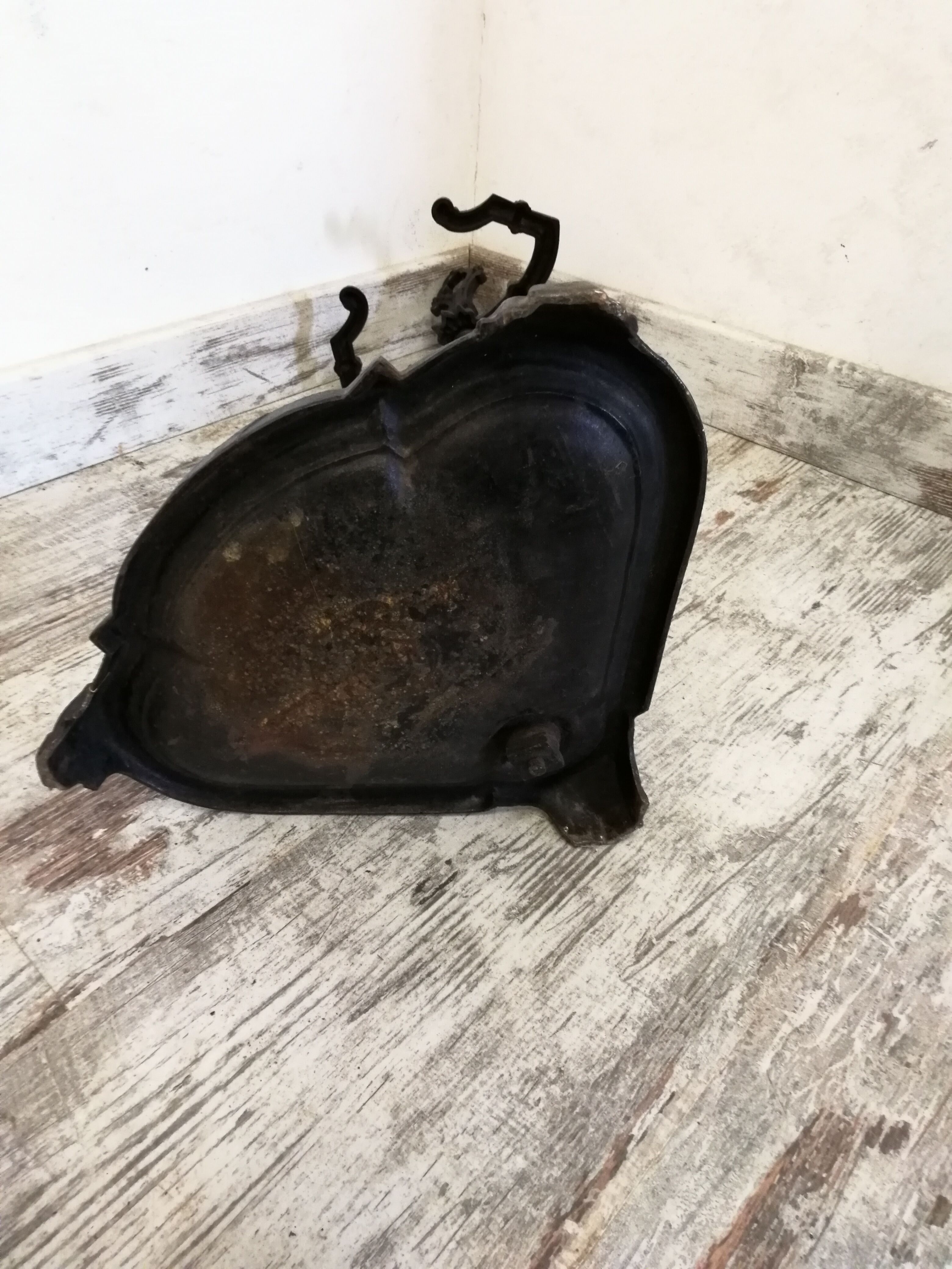 Cast iron umbrella stand