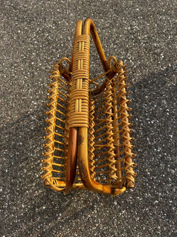 porte-revue en rotin vintage