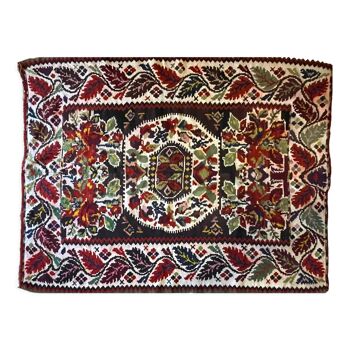 Tapis de laine fabriqué à la main en roumanie décor floral 196 X 150 cm