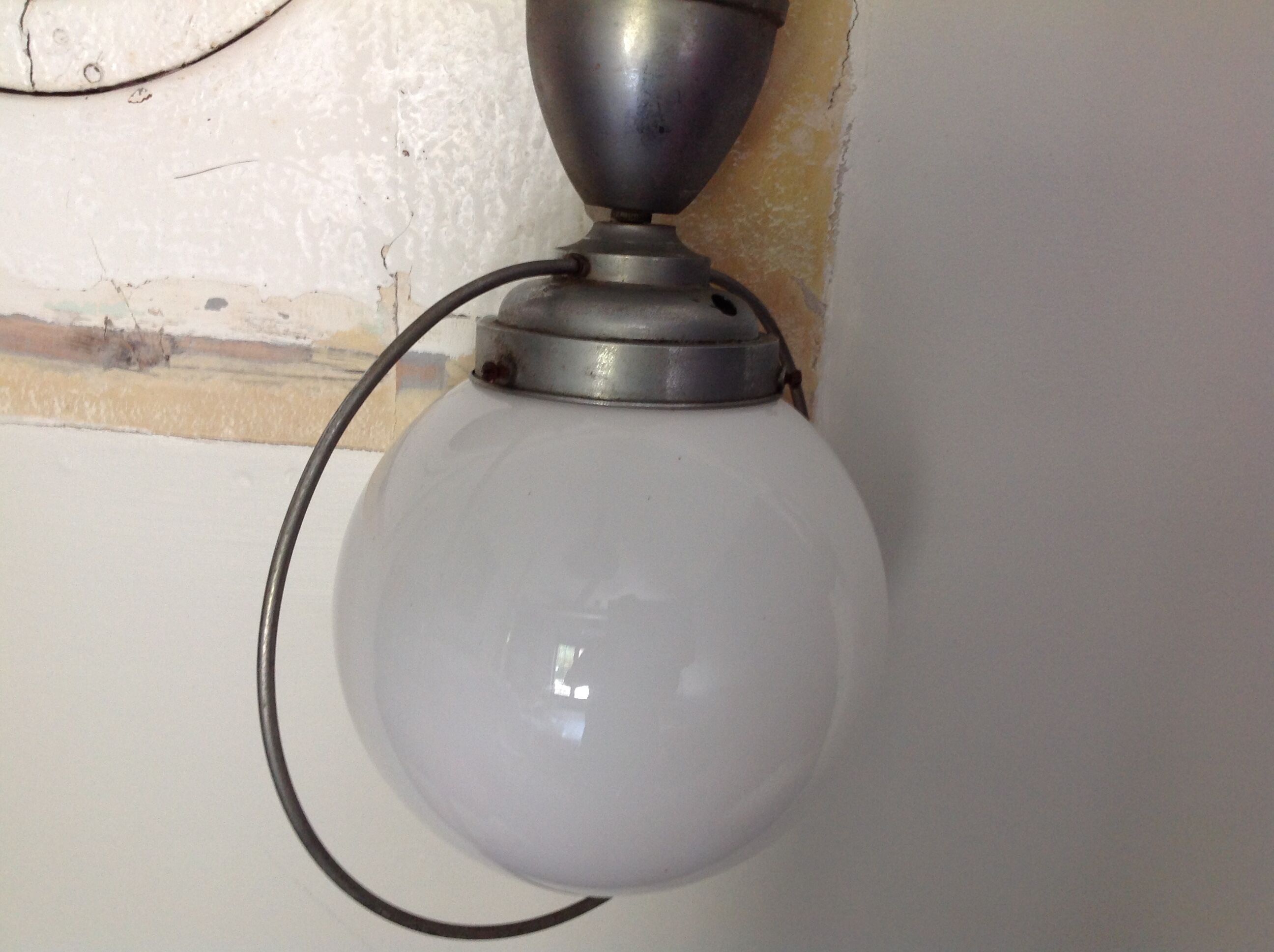 Suspension opaline monte et baisse