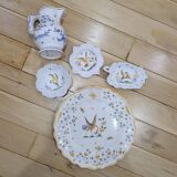Set of 5 Moustiers porcelain pieces in perfect condition