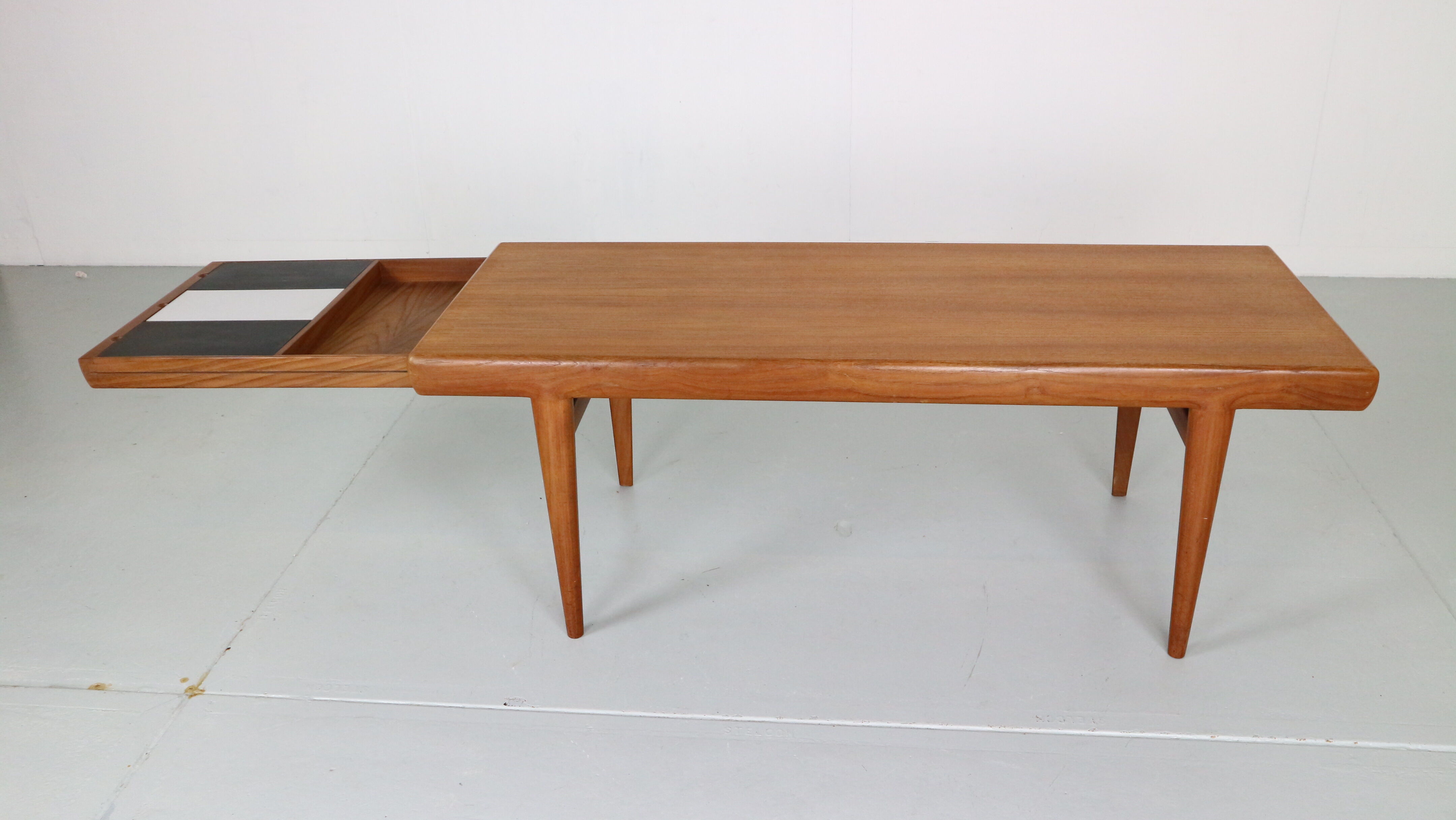 Johannes Andersen Teak Coffee Table for Silkeborg Møbelfabrik, 1960, Denmark