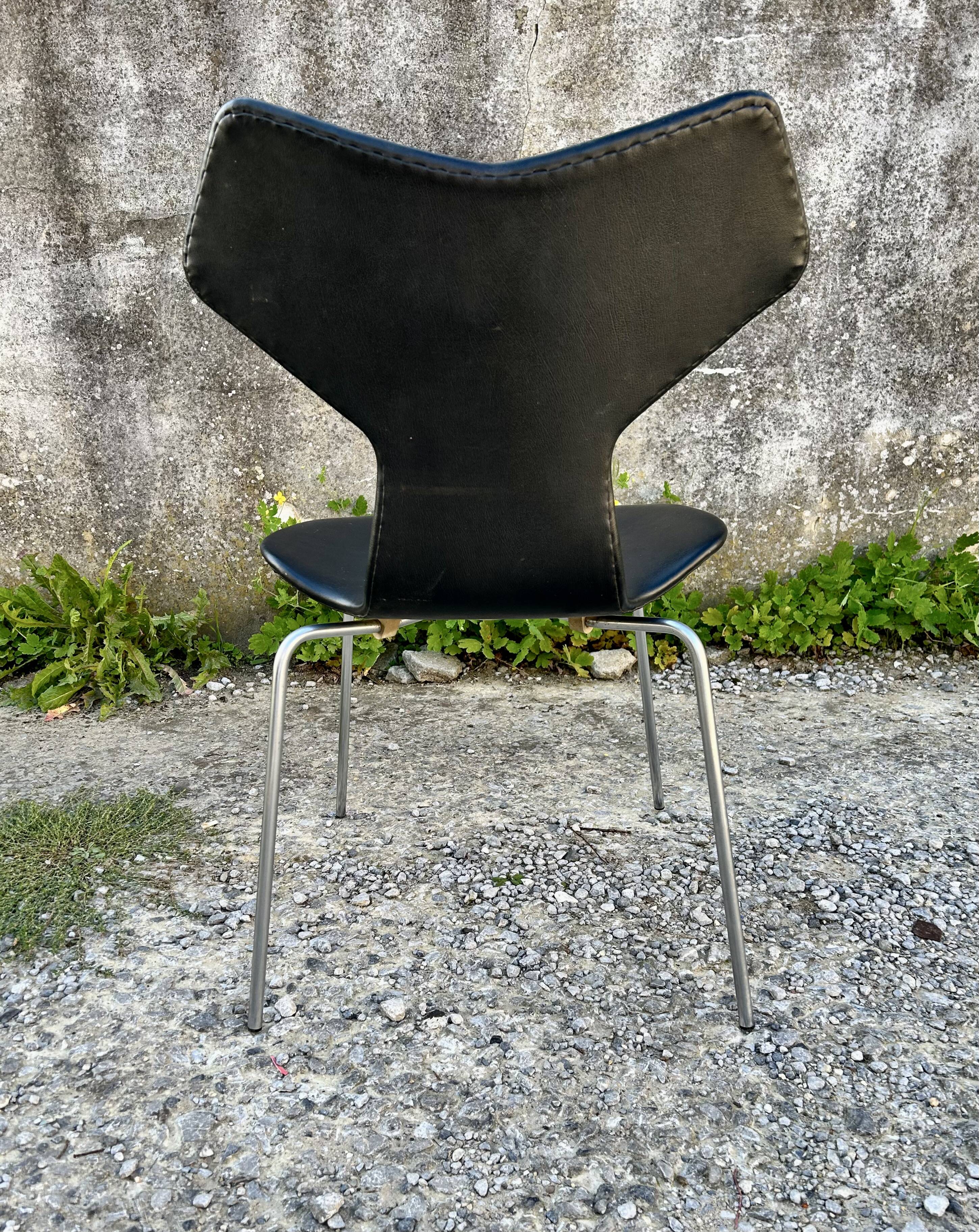 "Grand Prix" chair by Arne Jacobsen for Fritz Hansen, 1960