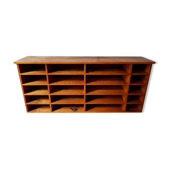 Étagere de meuble de tri