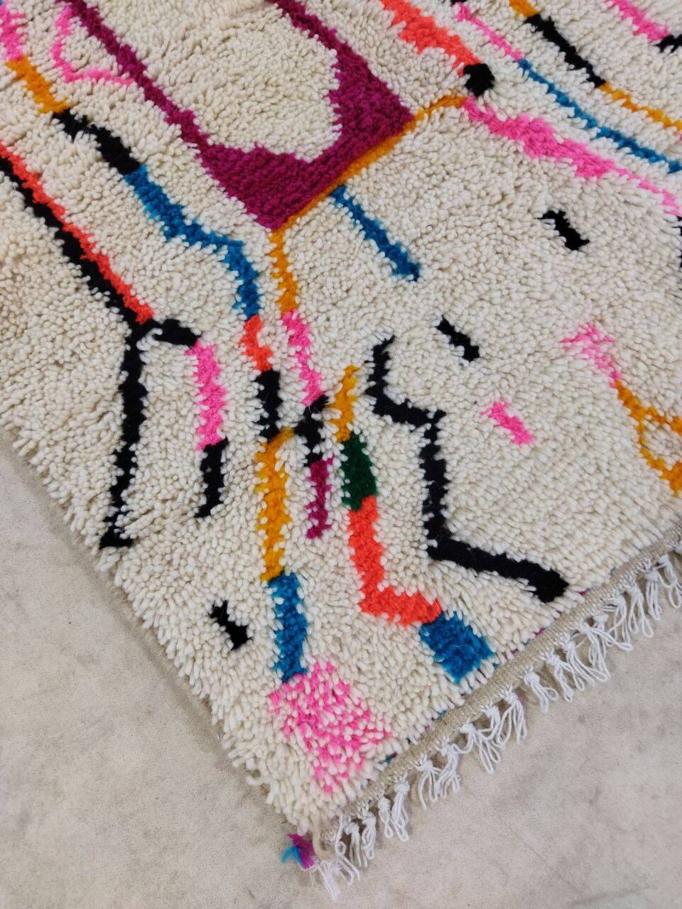 Handmade Moroccan Berber rug 136 X 102 CM