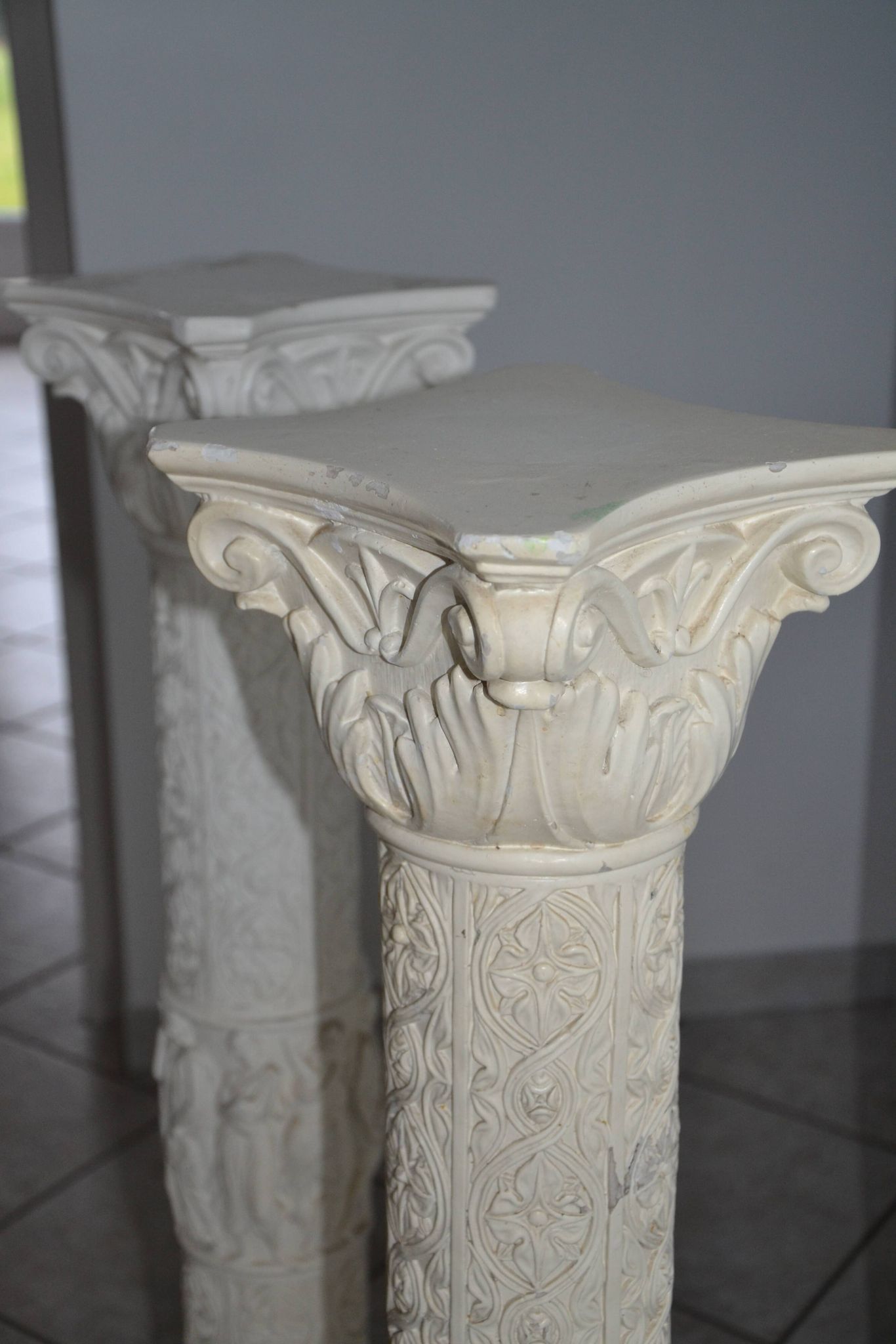 2 old plaster columns