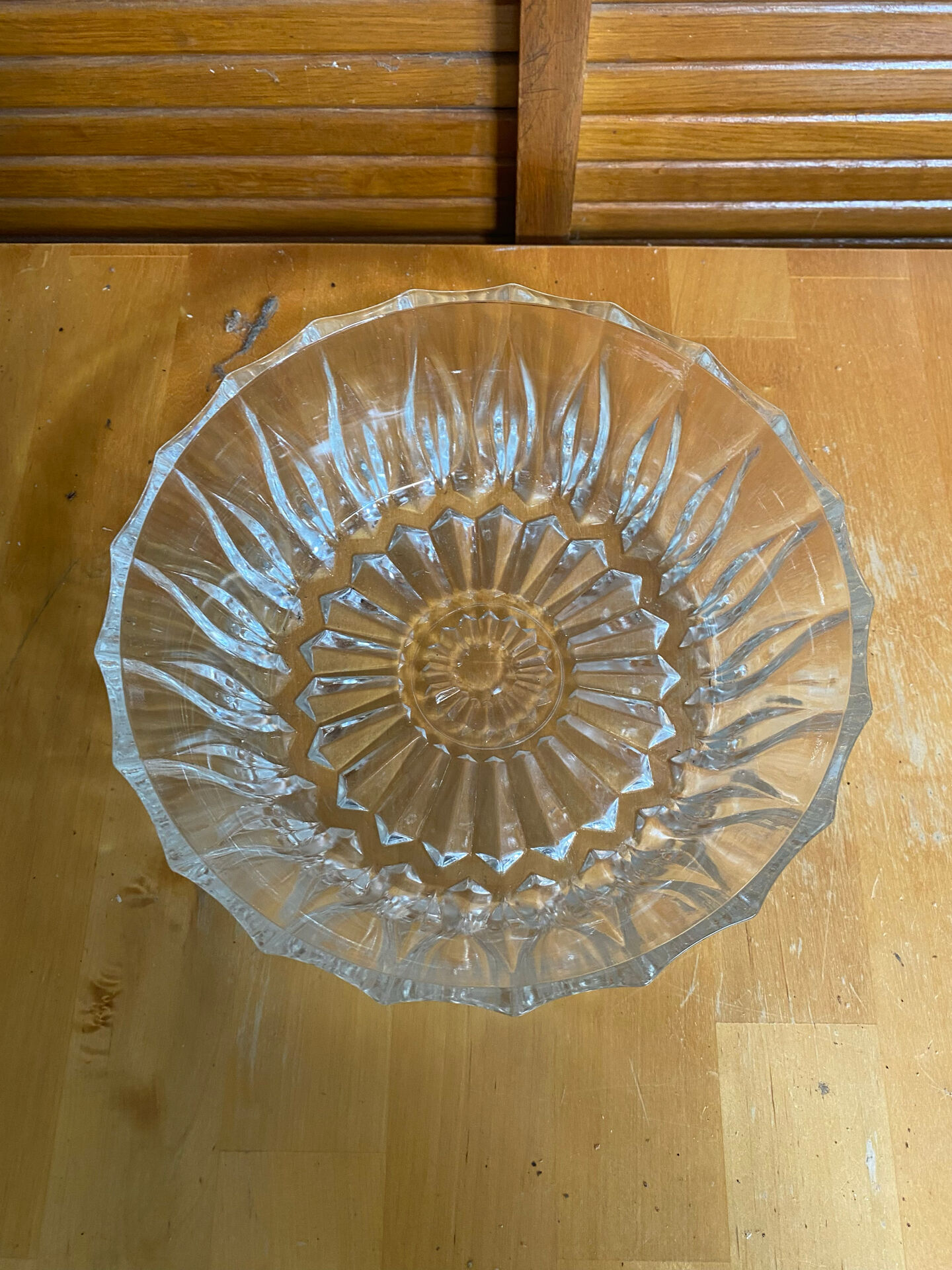 Salad bowl + 6 glass fruit cups for ice cream, mousse, chocolate, vintage moulded glass