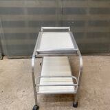 Serving table