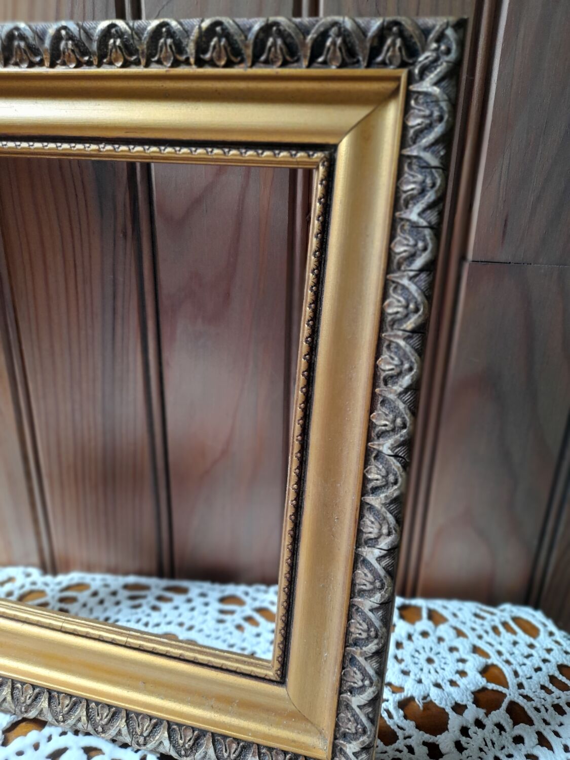 Wall frame molding and gilding