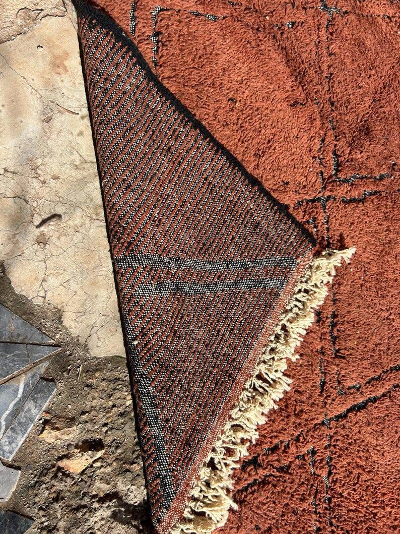Traditional Beni Ourain Berber rug with brown patterns, 150/250 cm.