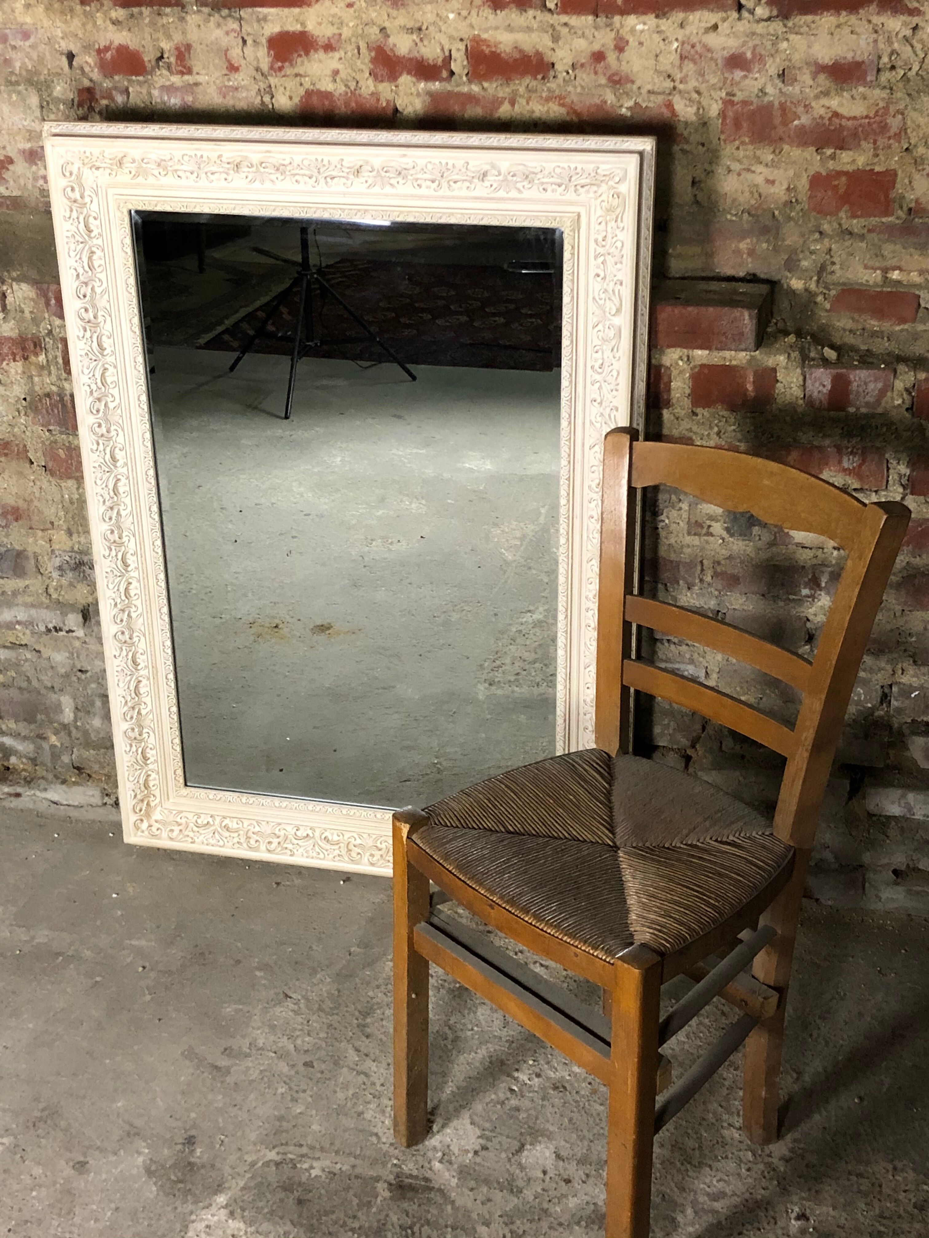 Louis XV-style mirror in wood and white stucctuc and patinated beige