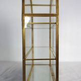 Ensemble de 3 vitrines laiton doré, verre, miroir années 60