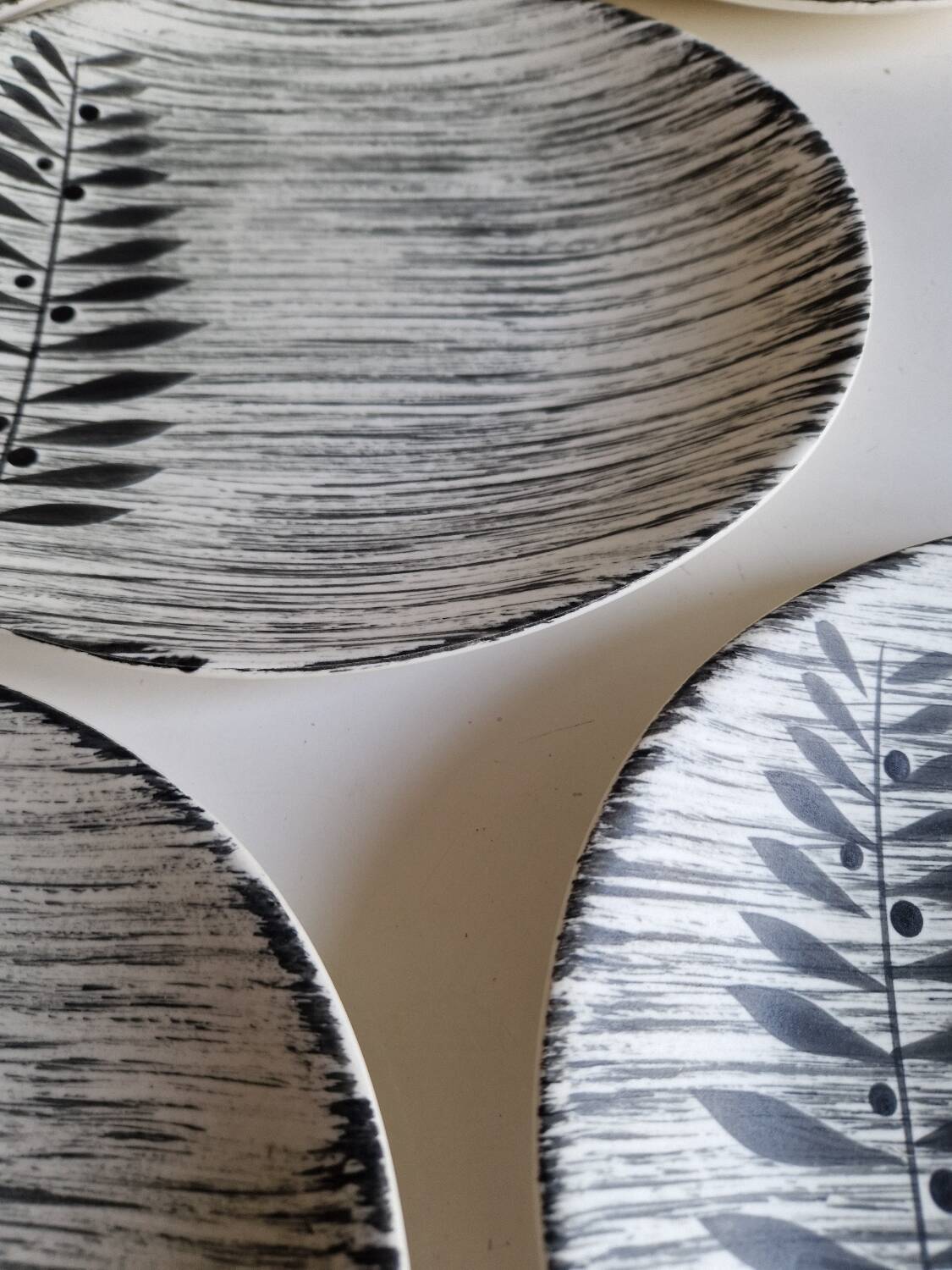 Set of 12 oval-shaped dinner plates, Salins Tolede pattern