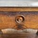 Meuble de toilette ancien avec marbre blanc et miroir