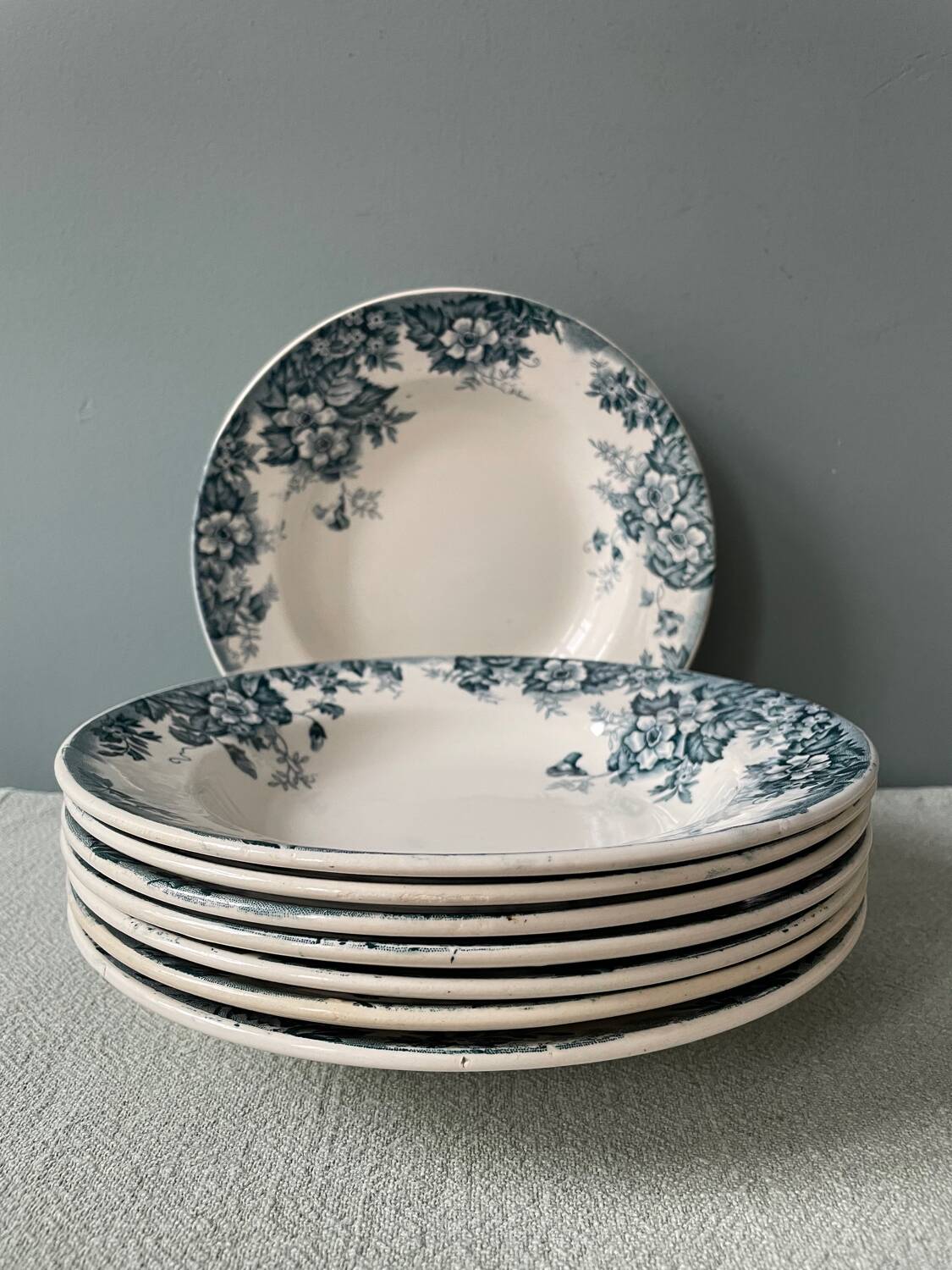 Series of 8 Marie-Louise soup plates, Moulin des Loups and Hamage