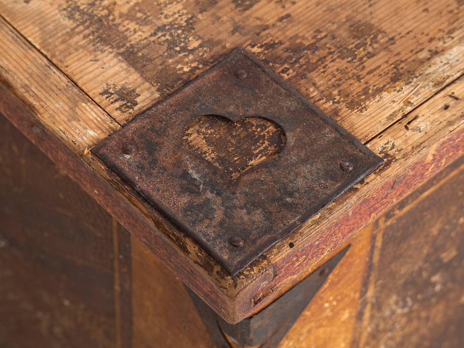 Antique folk art wedding chest (circa 1820)