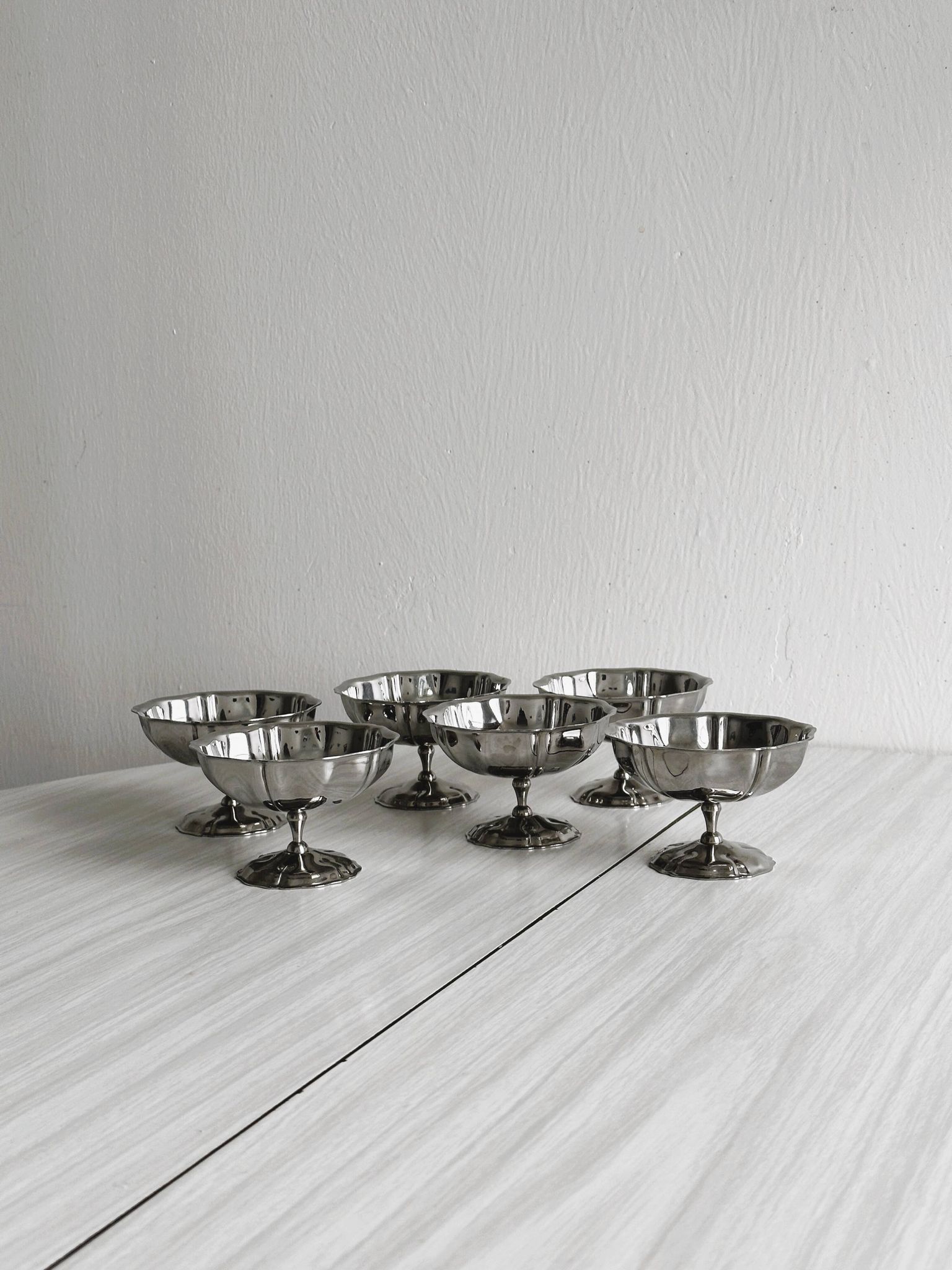 6 petites coupelles sur pied en inox style Letang Remy