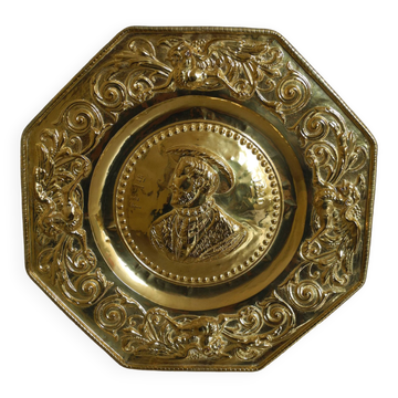 Offering dish in embossed brass by François I