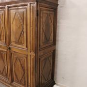 Armoire à Secret Du 17ème Siècle En Noyer