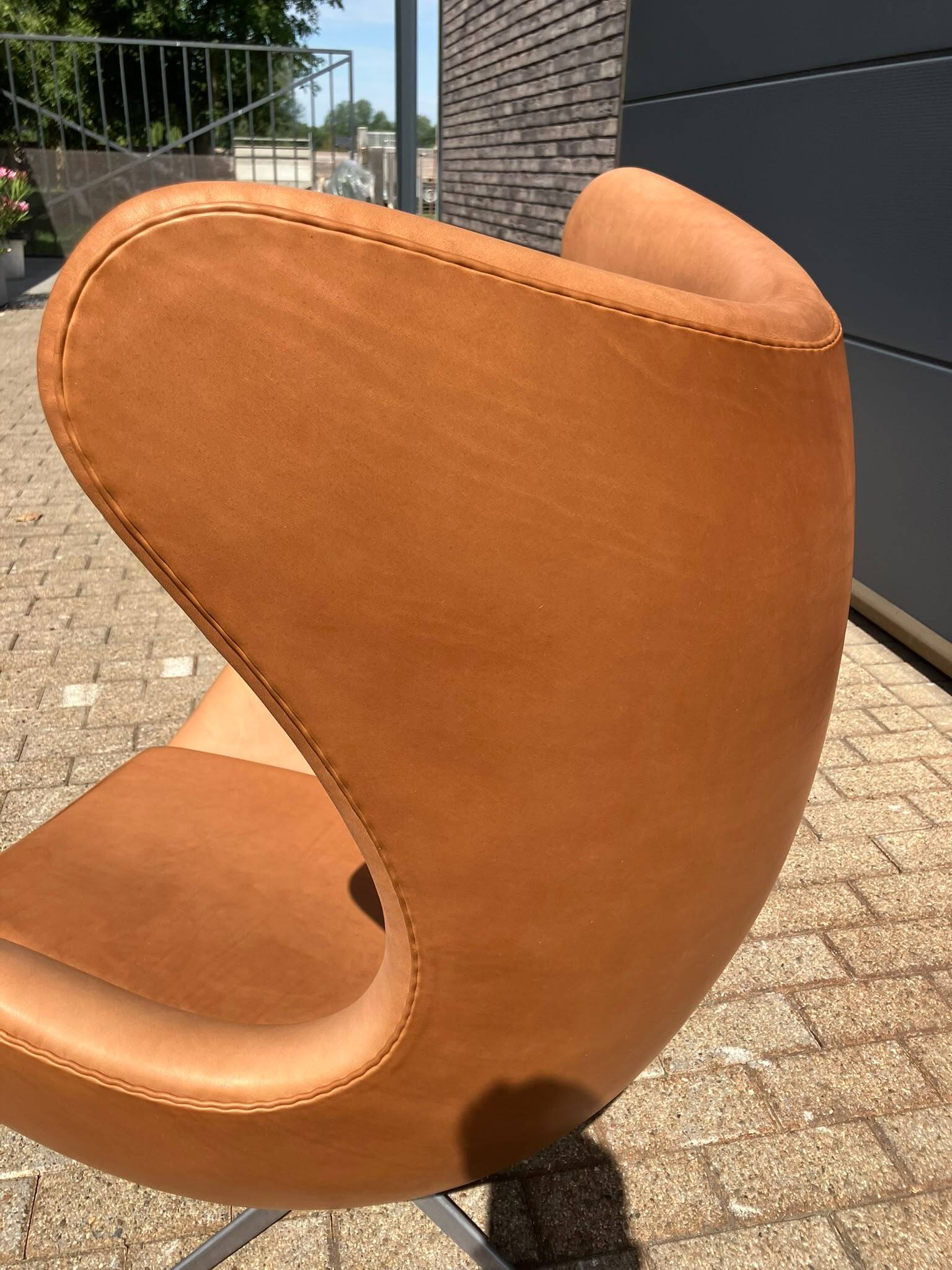 Fritz Hansen Egg Chair 07-'63 Cognac Camel vintage leather NEW CONDITION!!