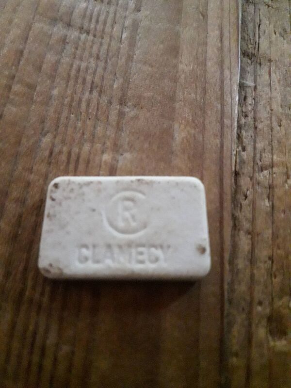 Petits dés et carte à jouer très anciens