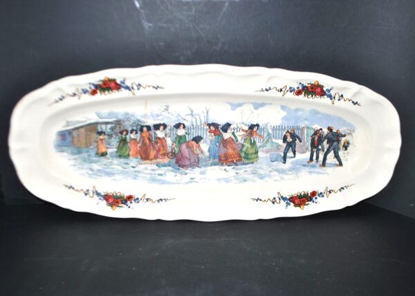 Sarreguemines grand plat ovale Obernai la bataille de boule de neige H. Loux