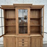 Masterful exhibition showcase from the early 20th century