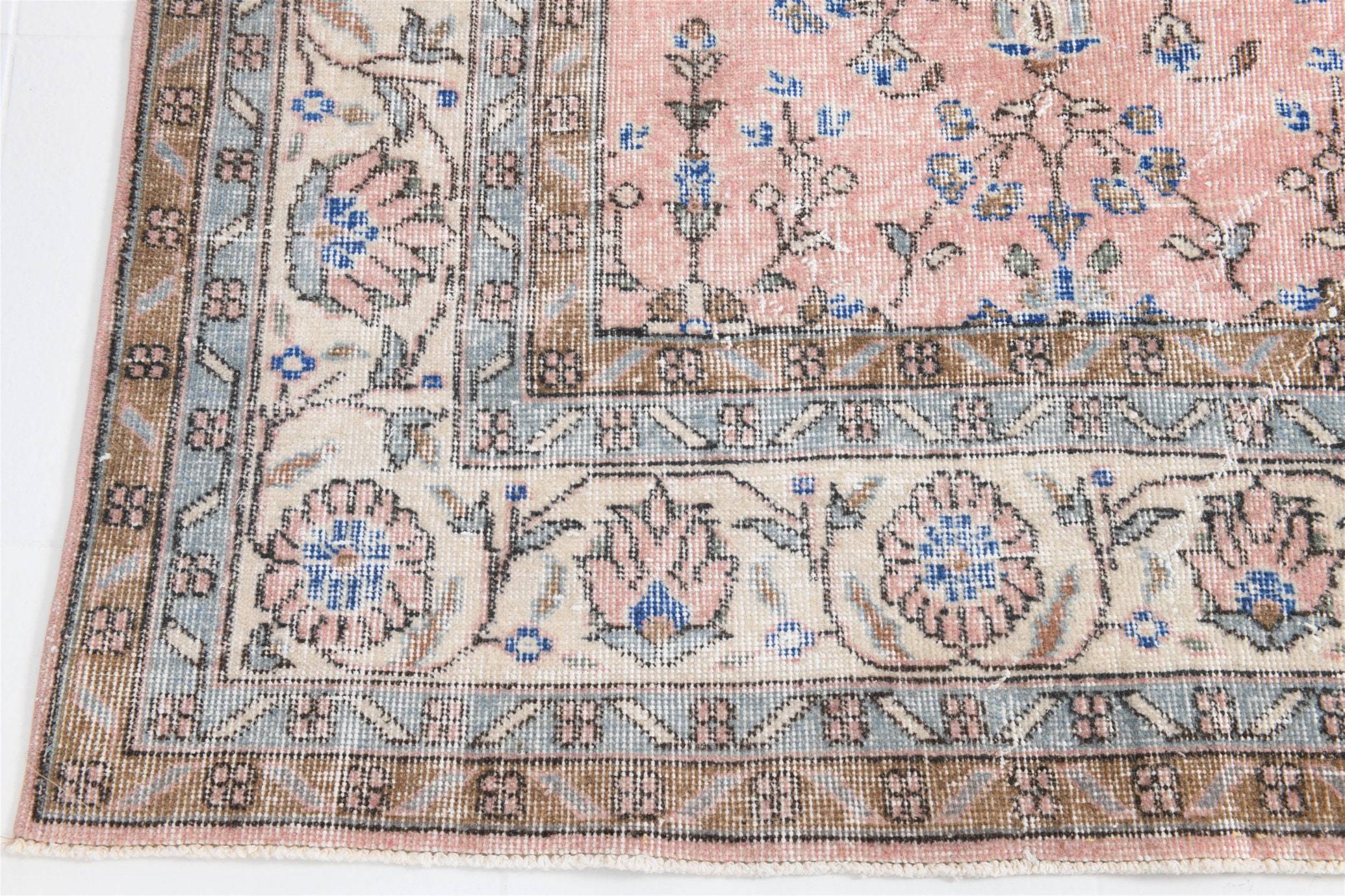 8' x 11' Pink Turkish Vintage Rug - 247x349 cm