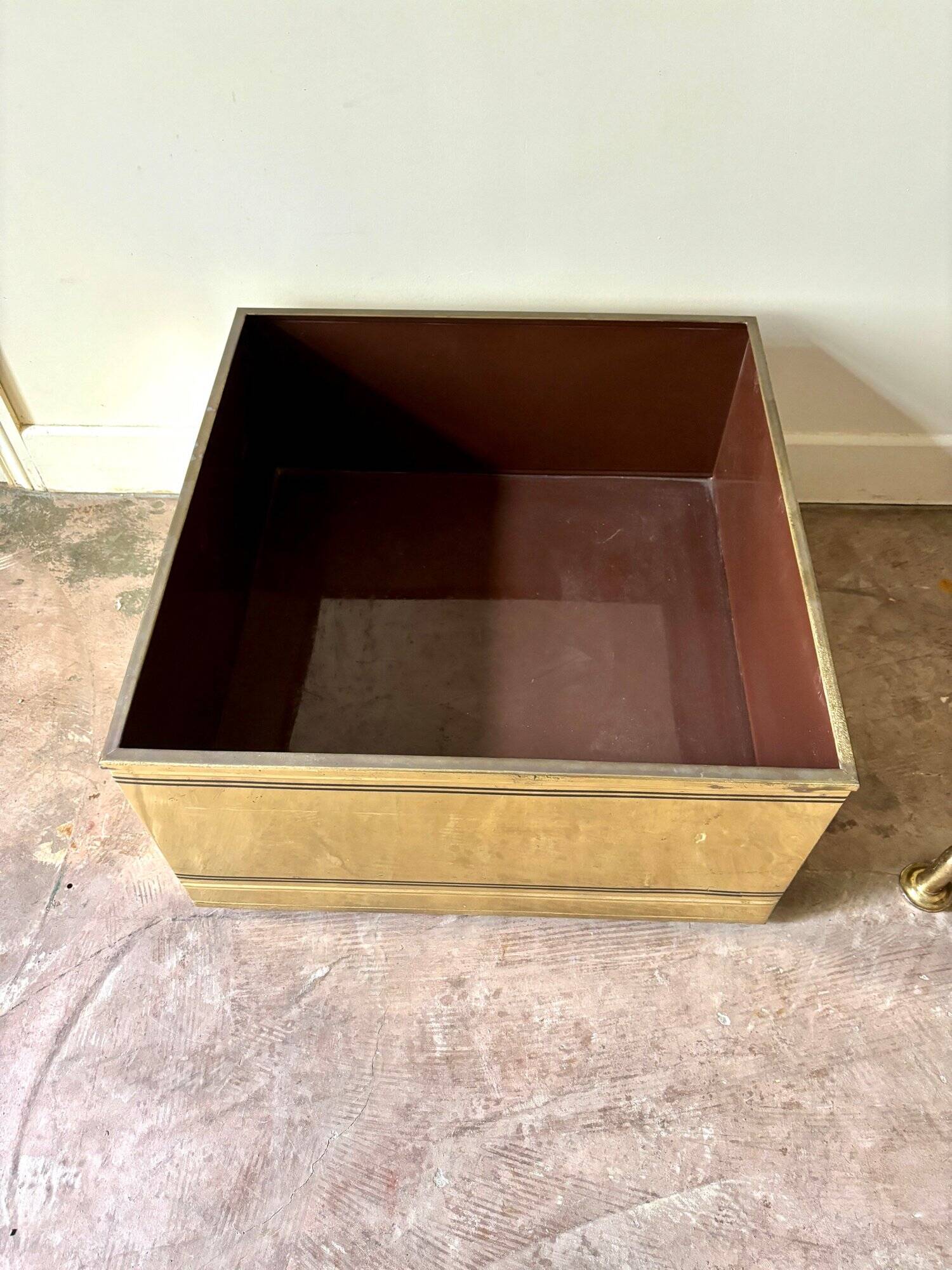 Plant box, storage box on casters in gold metal