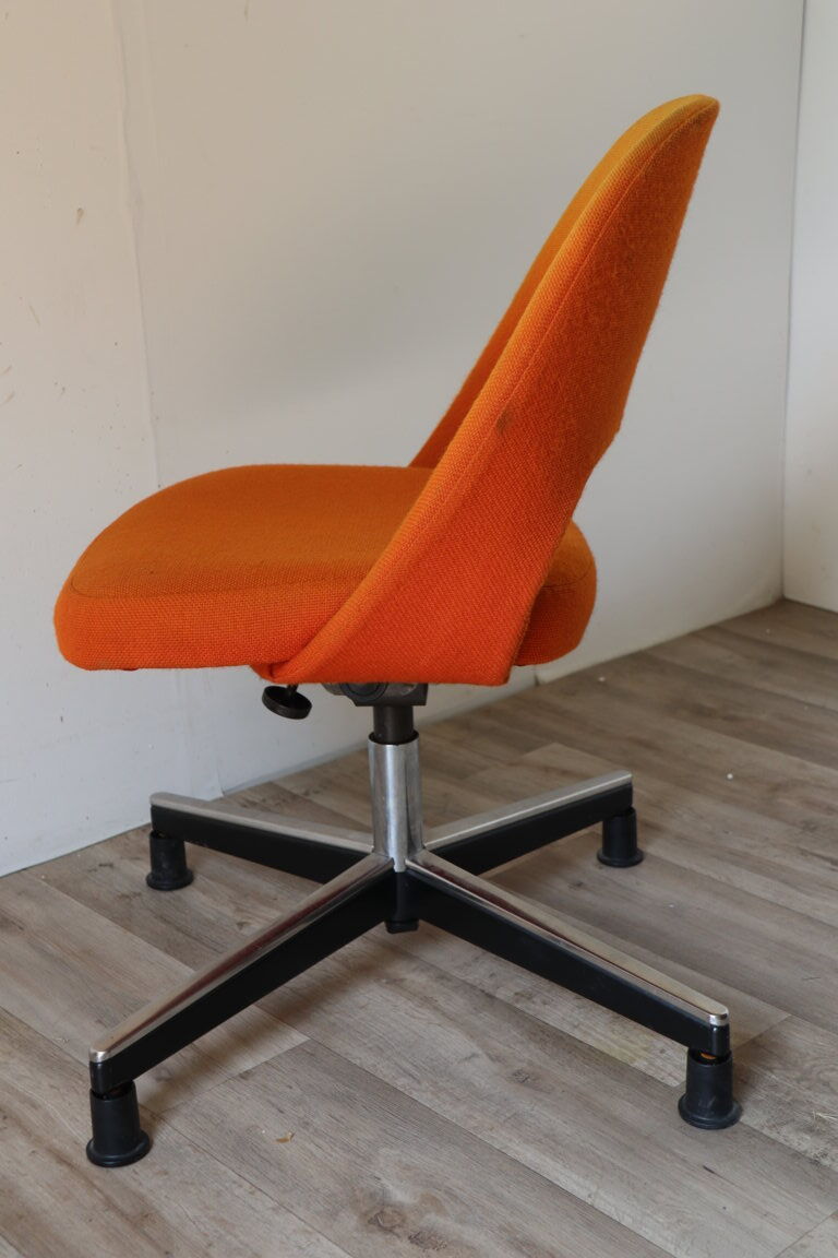 Swivel office chair by Eero Saarinen for Knoll, 1960
