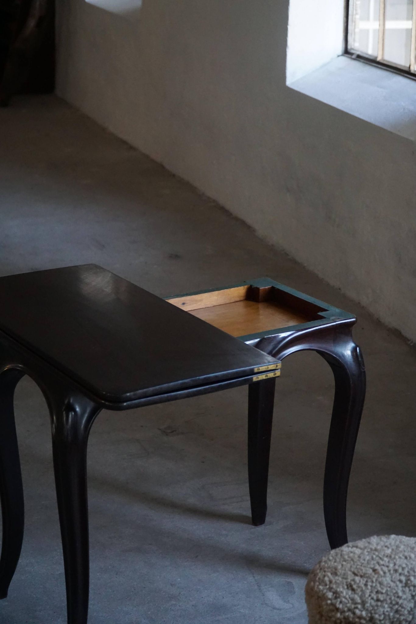 Table pliante anglaise de style Rococo Revival / Table de jeu en bois, 19ème siècle